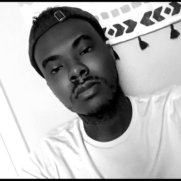 Meet your Posher, Bellamy - Picture 1 of 1